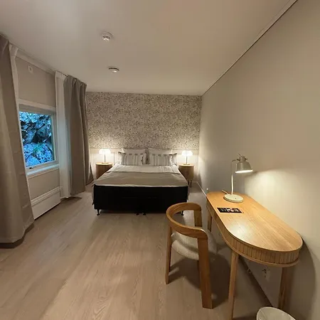 Osteroy Minihotell מוטל Lonevåg